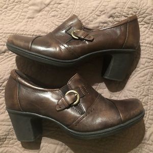 Nice brown leather heels